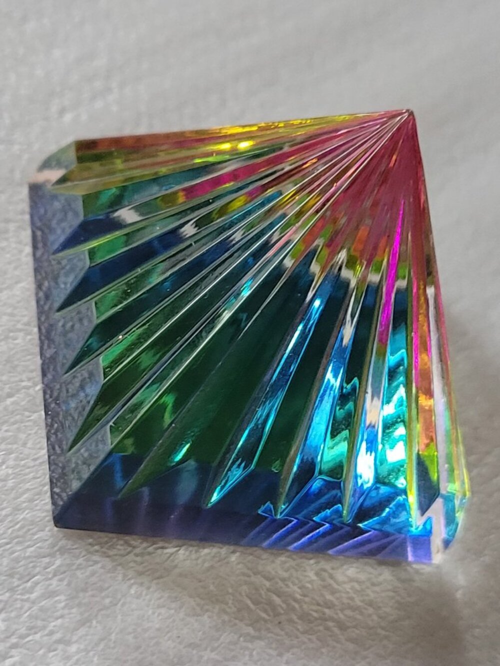 Iris Arc Swarovski 🌈 Rainbow Color Crystal Pyramid Paperweight vintage